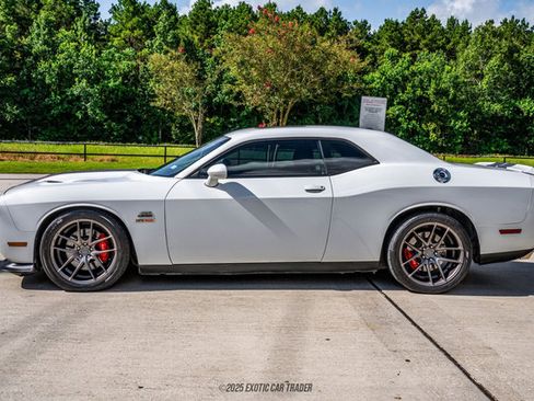 Used 2012 Dodge Challenger SRT8 w/ Premium Sound Group image 3