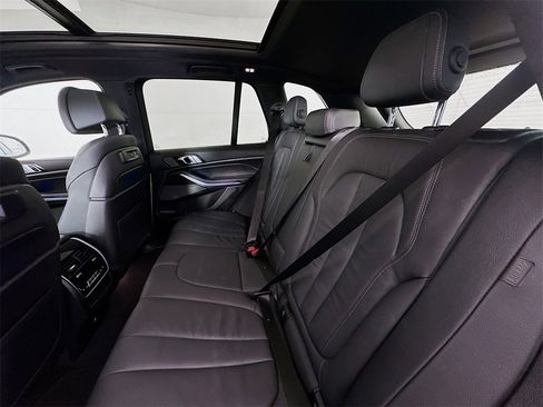 Used 2020 BMW X5 M50i image 24