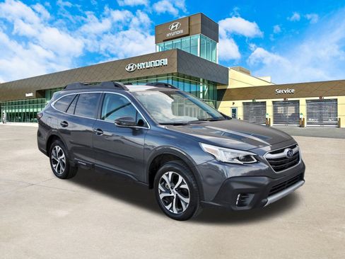 Used 2022 Subaru Outback Limited image 3