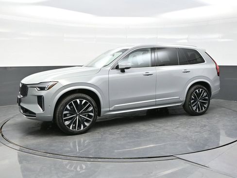 New 2026 Volvo XC90 B5 Plus w/ Protection Package AWD/4WD image 3
