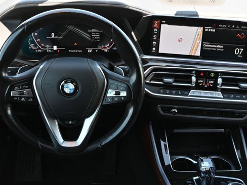 Used 2019 BMW X5 xDrive40i w/ Executive Package AWD/4WD image 16