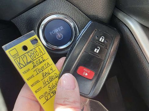 Used 2022 Toyota RAV4 XLE image 13