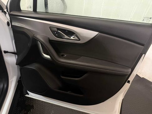 Used 2023 Chevrolet Blazer LT image 27