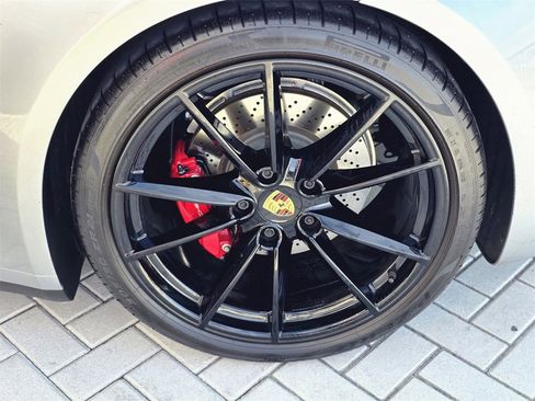 Used 2021 Porsche 911 Carrera S image 5