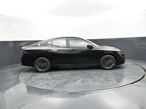New 2026 Nissan Sentra SV w/ Floor Mat Package FWD image 6