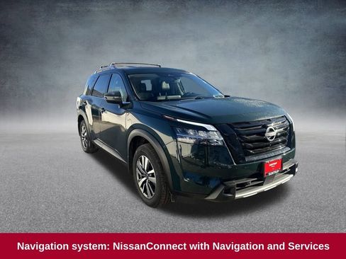 Used 2024 Nissan Pathfinder SL w/ Black Appearance Package image 9