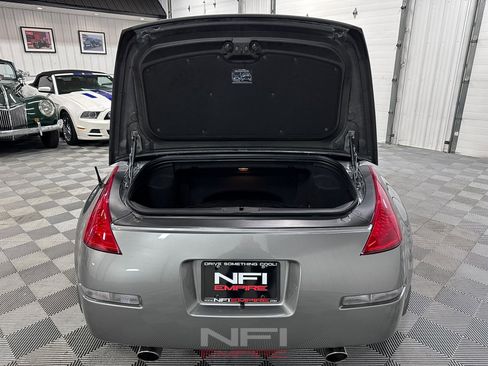 Used 2004 Nissan 350Z Touring RWD image 38