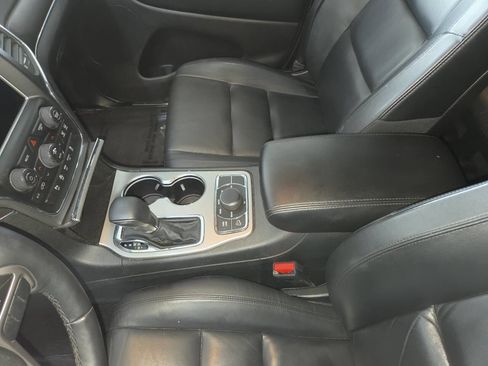 Used 2018 Jeep Grand Cherokee Limited AWD/4WD image 17