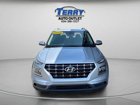 Used 2025 Hyundai Venue SEL FWD image 3