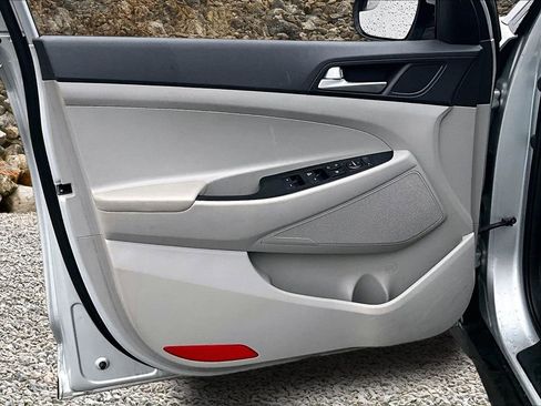 Used 2019 Hyundai Tucson SE image 17