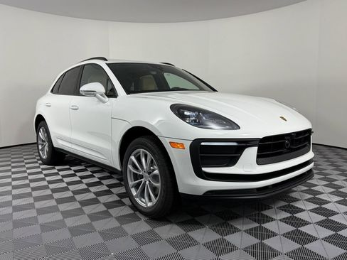 New 2026 Porsche Macan image 7