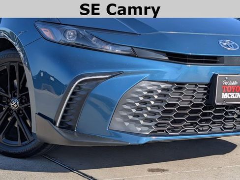 Used 2025 Toyota Camry SE w/ Convenience Package FWD image 3