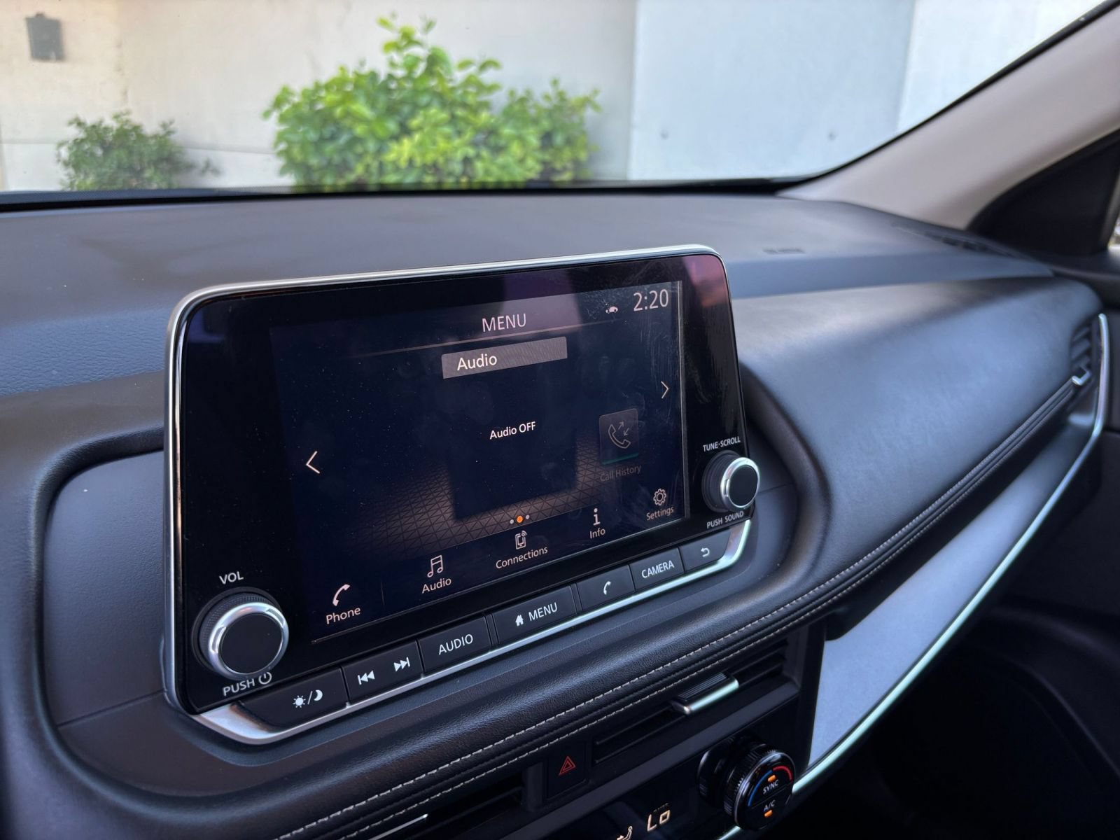 Used 2025 Nissan Rogue SV AWD/4WD image 19