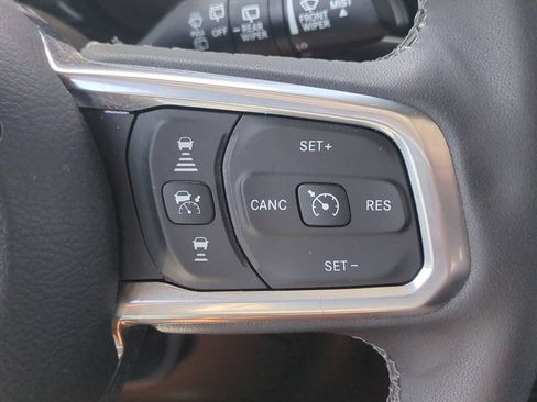 Used 2025 Jeep Wrangler Unlimited Sahara AWD/4WD image 27