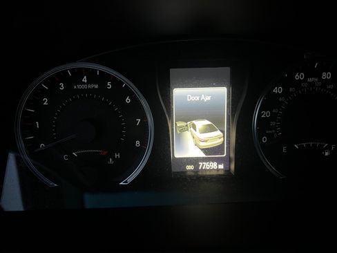 Used 2017 Toyota Camry SE image 20