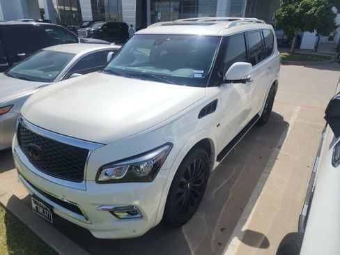Used 2017 INFINITI QX80 2WD w/ Driver Assistance Package image 2
