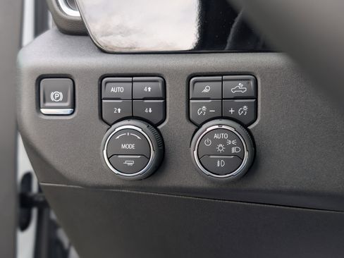 Used 2025 Chevrolet Silverado 2500 LT w/ All Star Edition image 25