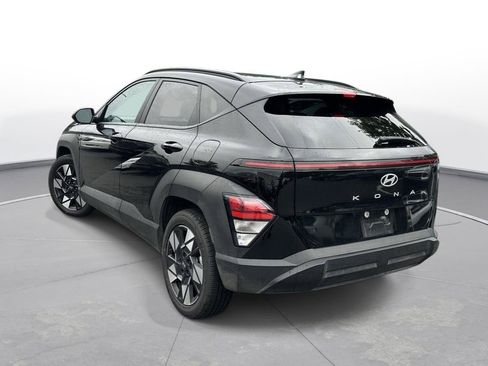 Used 2025 Hyundai Kona SEL FWD image 8