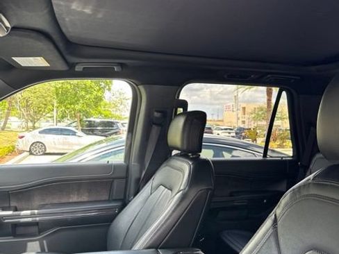 Used 2019 Ford Expedition Limited w/ Equipment Group 301A RWD image 9