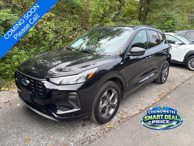 Used 2023 Ford Escape ST-Line w/ Tech Pack #1 AWD/4WD image 3