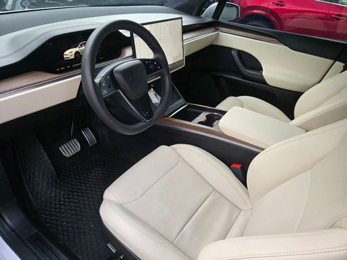Used 2023 Tesla Model X AWD/4WD image 10