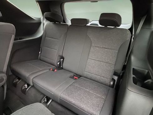 Used 2026 Chevrolet Traverse LT w/ Driver Confidence Package image 33