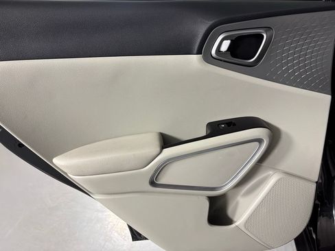 Used 2023 Kia Soul LX w/ Option Group 015 FWD image 31