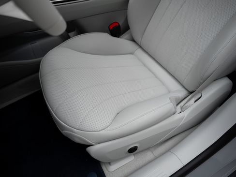 Used 2024 Mercedes-Benz EQE 350+ Sedan image 59
