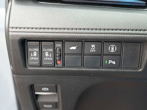 Used 2023 Honda Odyssey Elite image 19