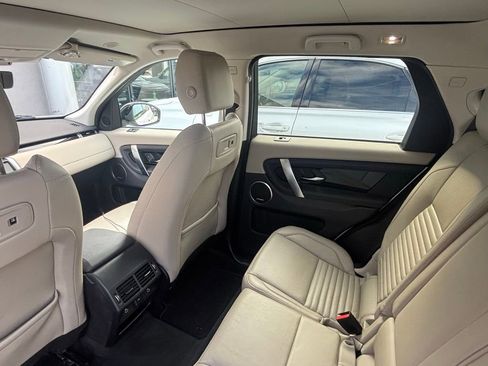 Used 2021 Land Rover Discovery Sport SE image 21