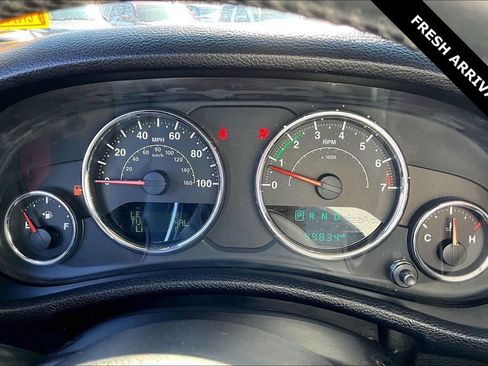 Used 2015 Jeep Wrangler Unlimited Sahara w/ Connectivity Group image 13