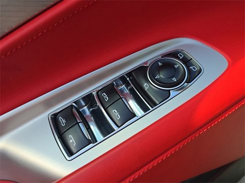 Used 2021 Chevrolet Corvette Stingray Premium Conv w/ Z51 Performance Package image 13