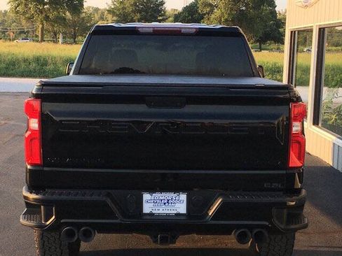 Used 2021 Chevrolet Silverado 1500 Custom Trail Boss w/ Midnight Edition AWD/4WD image 8