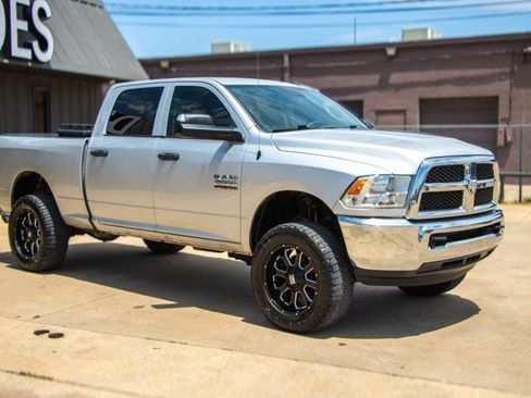 Used 2018 RAM 2500 Tradesman w/ Chrome Appearance Group AWD/4WD image 13