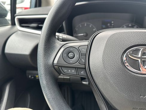 Used 2023 Toyota Corolla LE FWD image 30