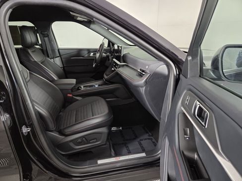 Used 2025 Ford Explorer ST-Line w/ ST-Line Street Pack image 34