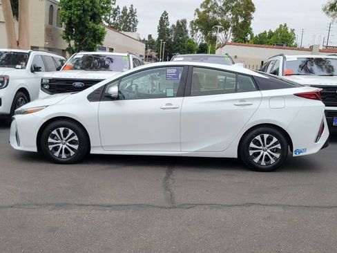Used 2021 Toyota Prius Prime XLE FWD image 28
