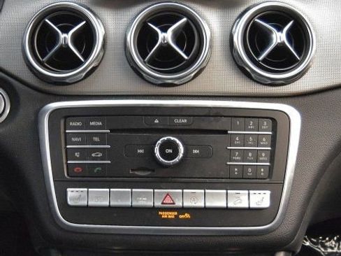 Used 2020 Mercedes-Benz GLA 250 4MATIC image 23