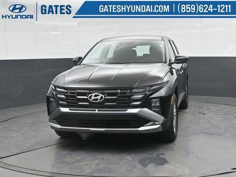 New 2025 Hyundai Tucson SE image 6
