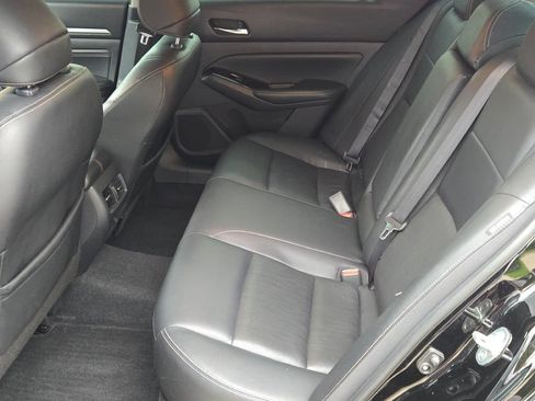 Used 2020 Nissan Altima 2.0 Platinum FWD image 16