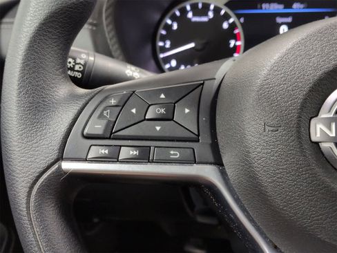 Used 2025 Nissan Sentra SV image 24