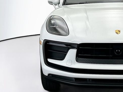 Used 2026 Porsche Macan AWD/4WD image 12