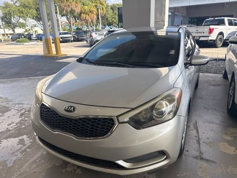 Used 2016 Kia Forte LX FWD image 2