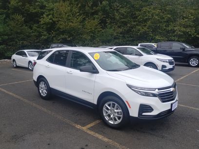 Used 2022 Chevrolet Equinox LS w/ LS Convenience Package