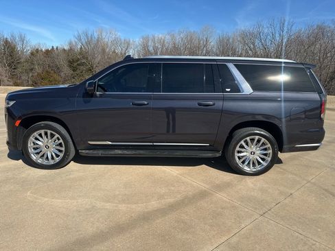 Certified 2024 Cadillac Escalade ESV Premium Luxury image 2