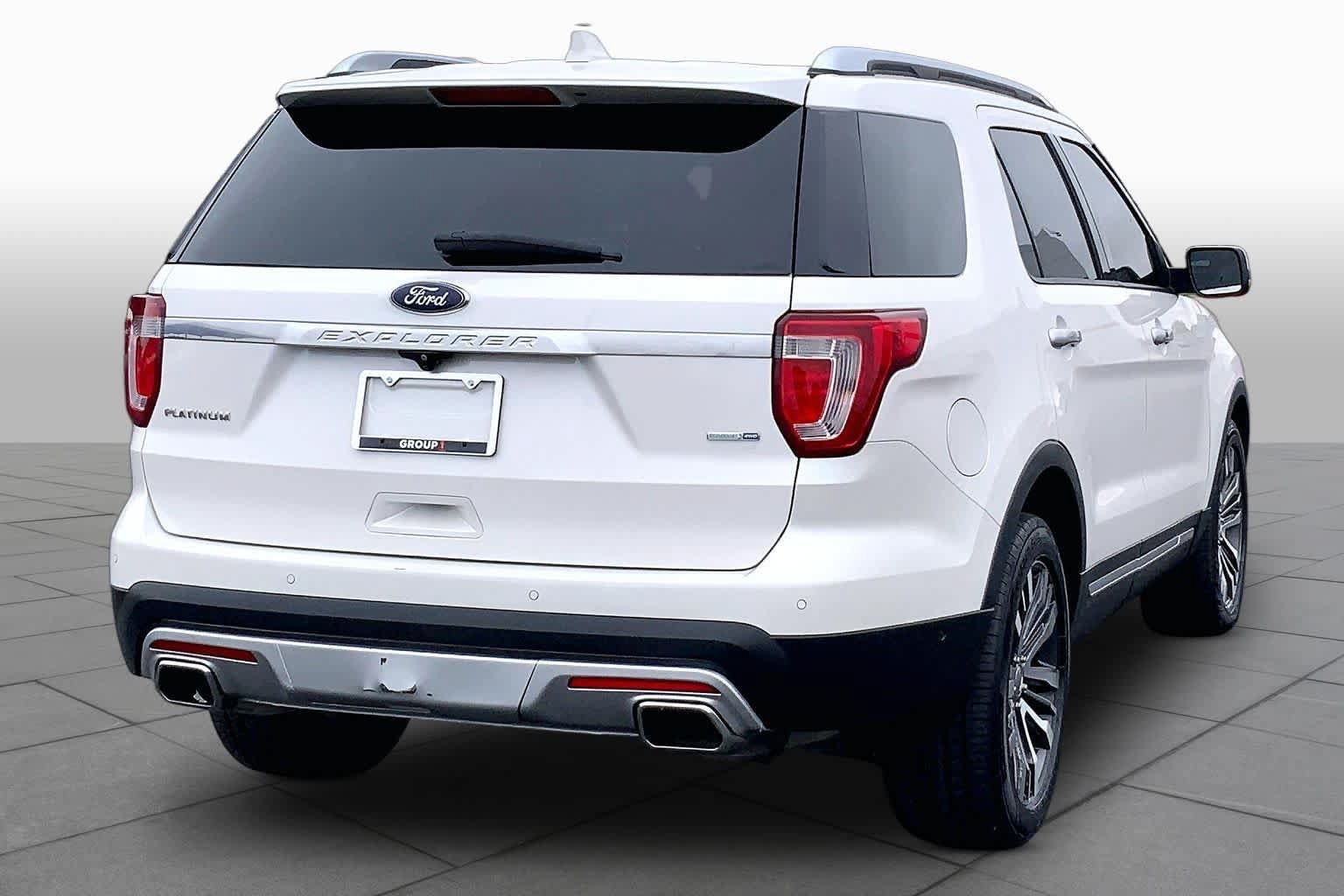 Used 2017 Ford Explorer Platinum AWD/4WD image 13