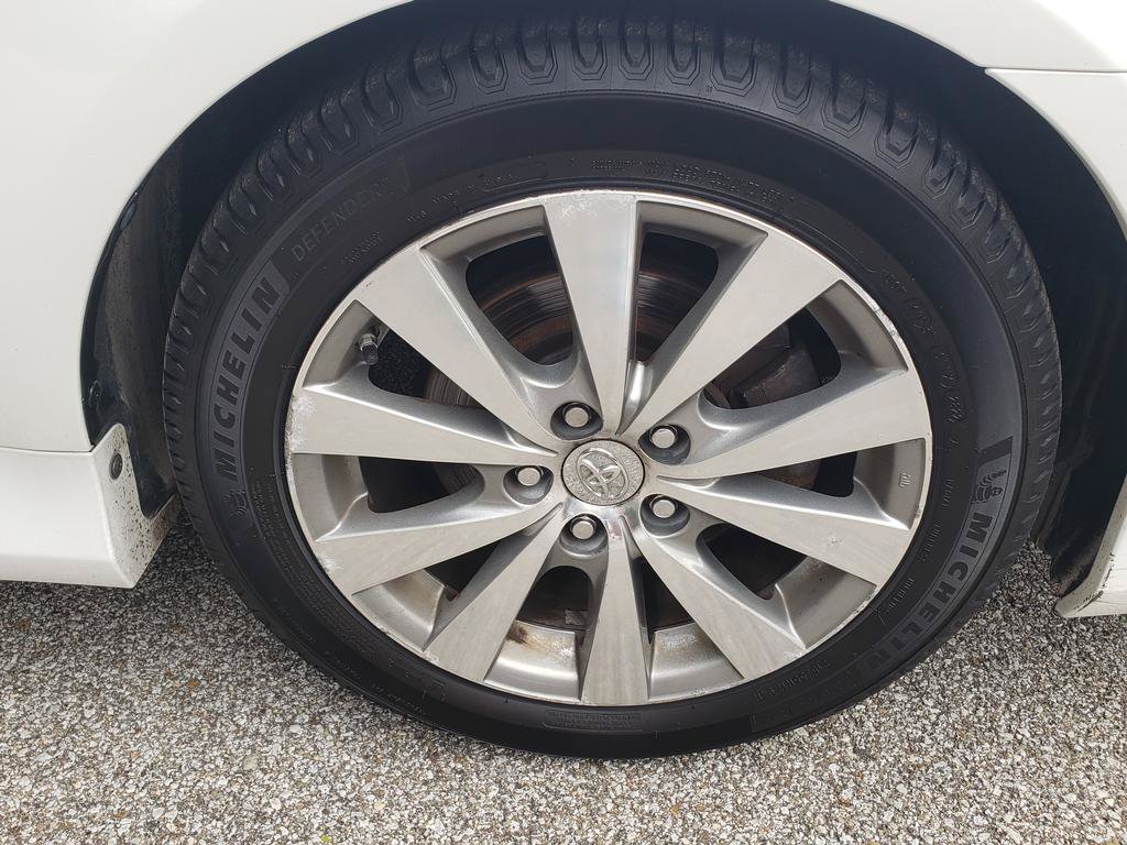 Used 2011 Toyota Avalon Limited FWD image 27