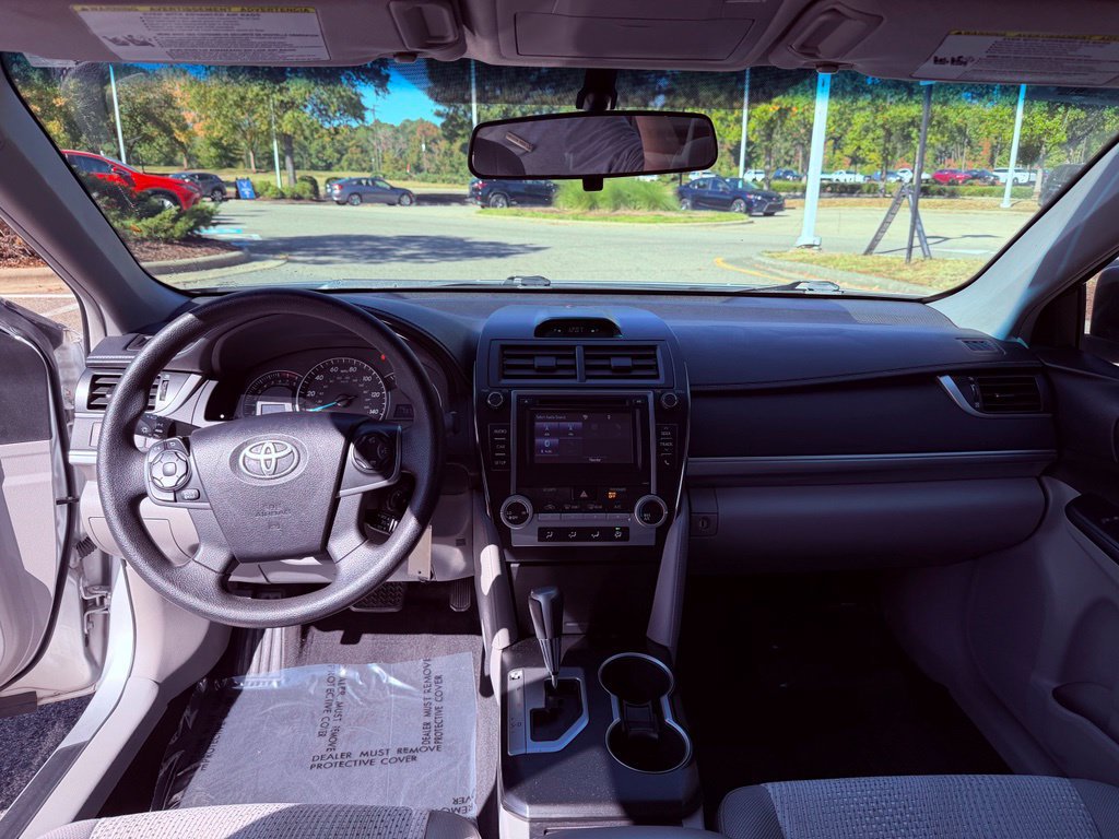 Used 2014 Toyota Camry LE FWD image 8