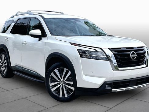 Used 2022 Nissan Pathfinder Platinum w/ Lighting Package (N93) AWD/4WD image 3