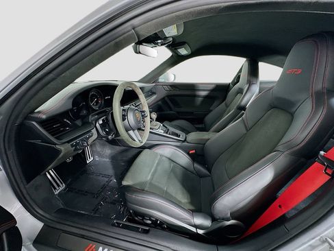 Certified 2023 Porsche 911 GT3 RWD image 5